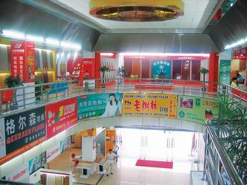 建材賣場兩極分化