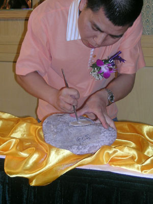 傳承中華石雕藝術(shù) 心系祖國慈善事業(yè)