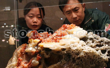 第三屆中國田黃石暨壽山石雕名家名作展在京舉行