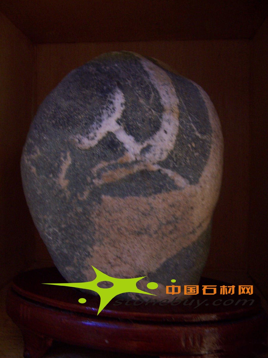 泰山驚現“黨徽”奇石