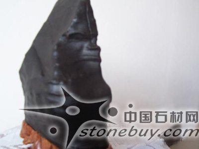 烏拉特后旗瑪瑙湖驚現一酷似人猿奇石