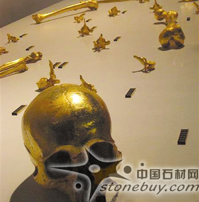 當代雕塑藝術展:黃金骷髏亮相 80米巨鯨漂浮(圖)