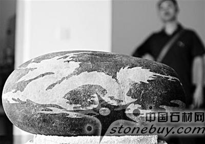 龍石