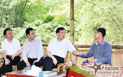 廣東省委書記汪洋到云浮市調(diào)研鼓勵云浮加快石材產(chǎn)業(yè)轉(zhuǎn)型升級