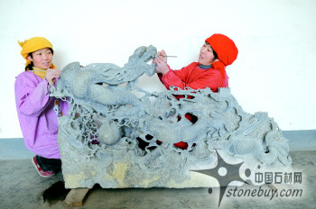 世界最大石雕龍在淄博問世