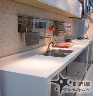 業內人士：人造石材最適合現代廚房