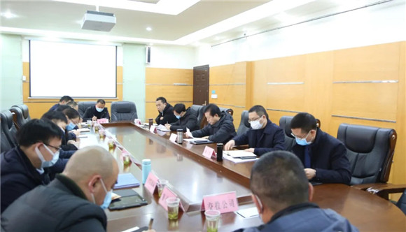 萬源市委書記吳曉勇主持召開石材城道路建設(shè)專題會(huì)議