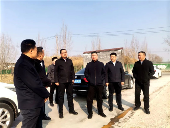 汶上縣縣委常委、副縣長(zhǎng)張沉靜到白石鎮(zhèn)督導(dǎo)石材園區(qū)建設(shè)